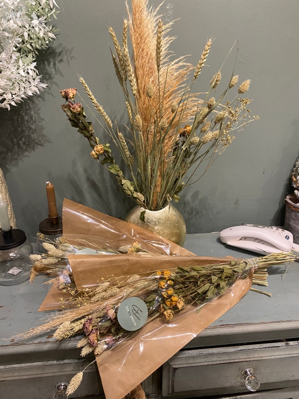 Dried Flowers buy online or call 0116 251 3768