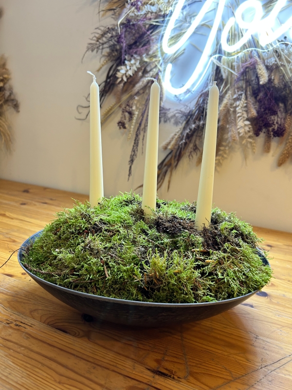 Moss table decor